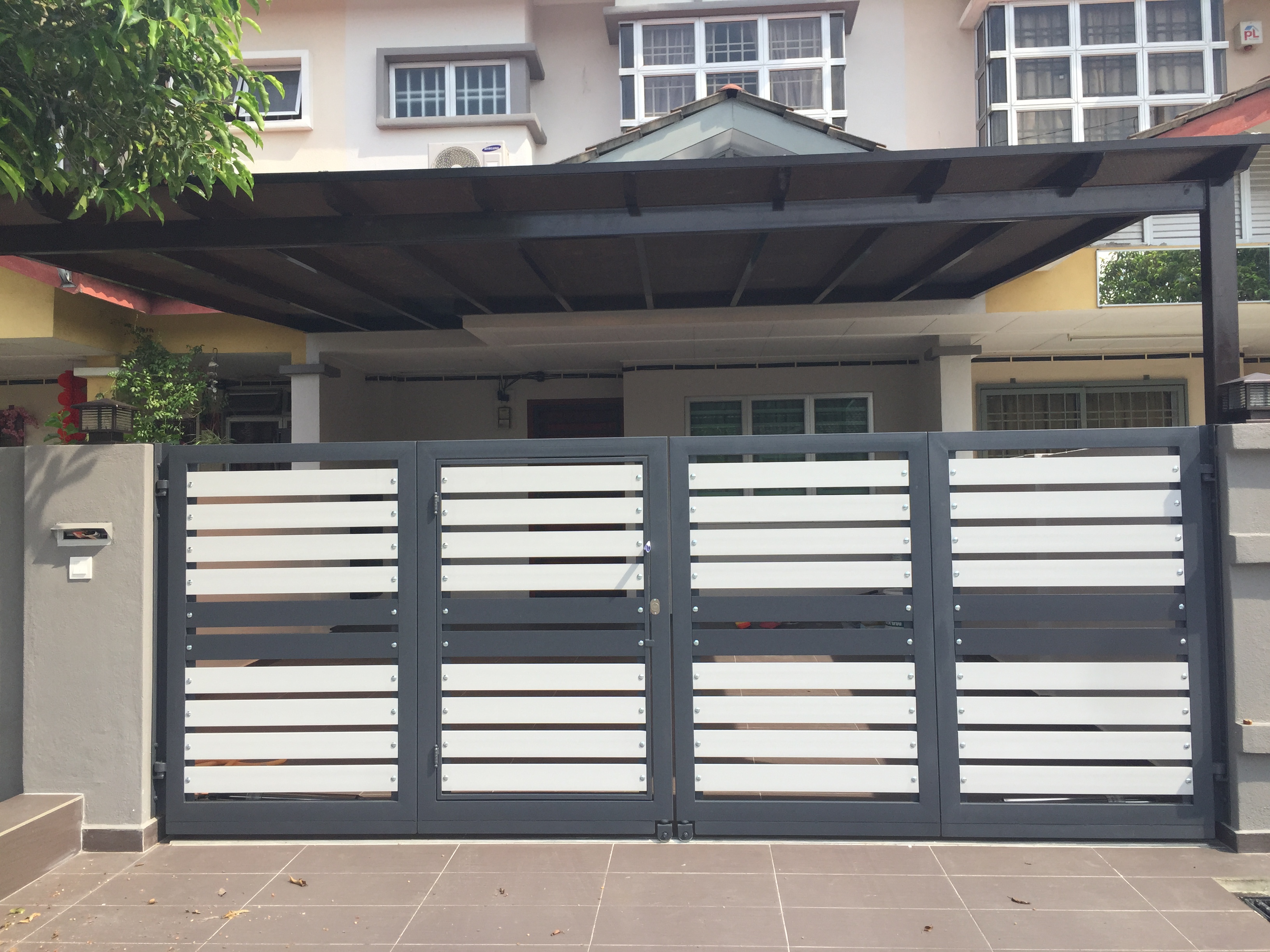 Stainless Steel Entrance Gate 19